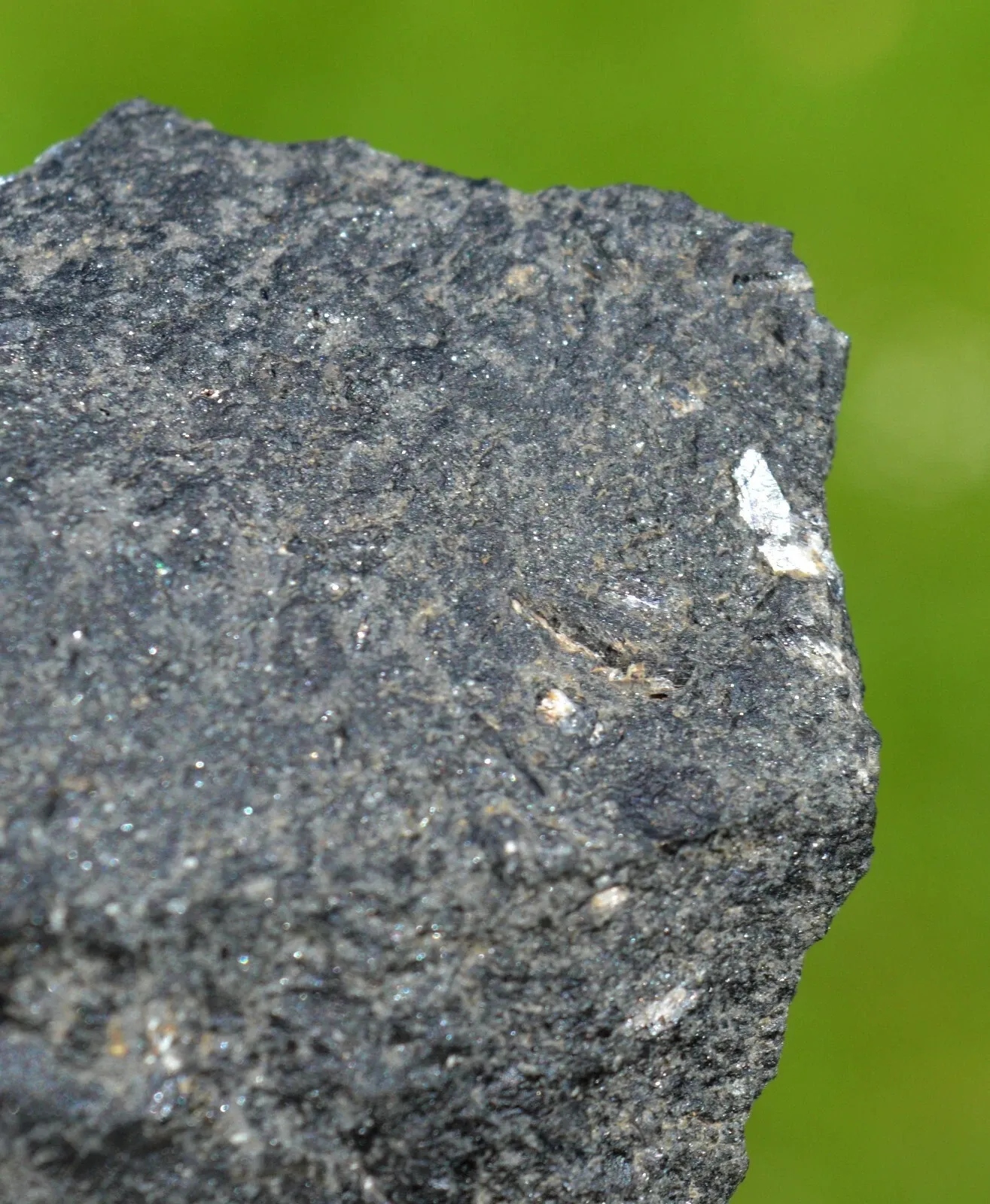 Aenigmatite 79 grams - Nairobi Volcanic area, Nairobi County, Kenya - image 5