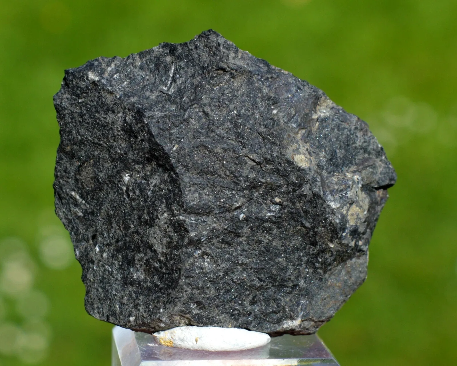 Aenigmatite 79 grams - Nairobi Volcanic area, Nairobi County, Kenya - image 1