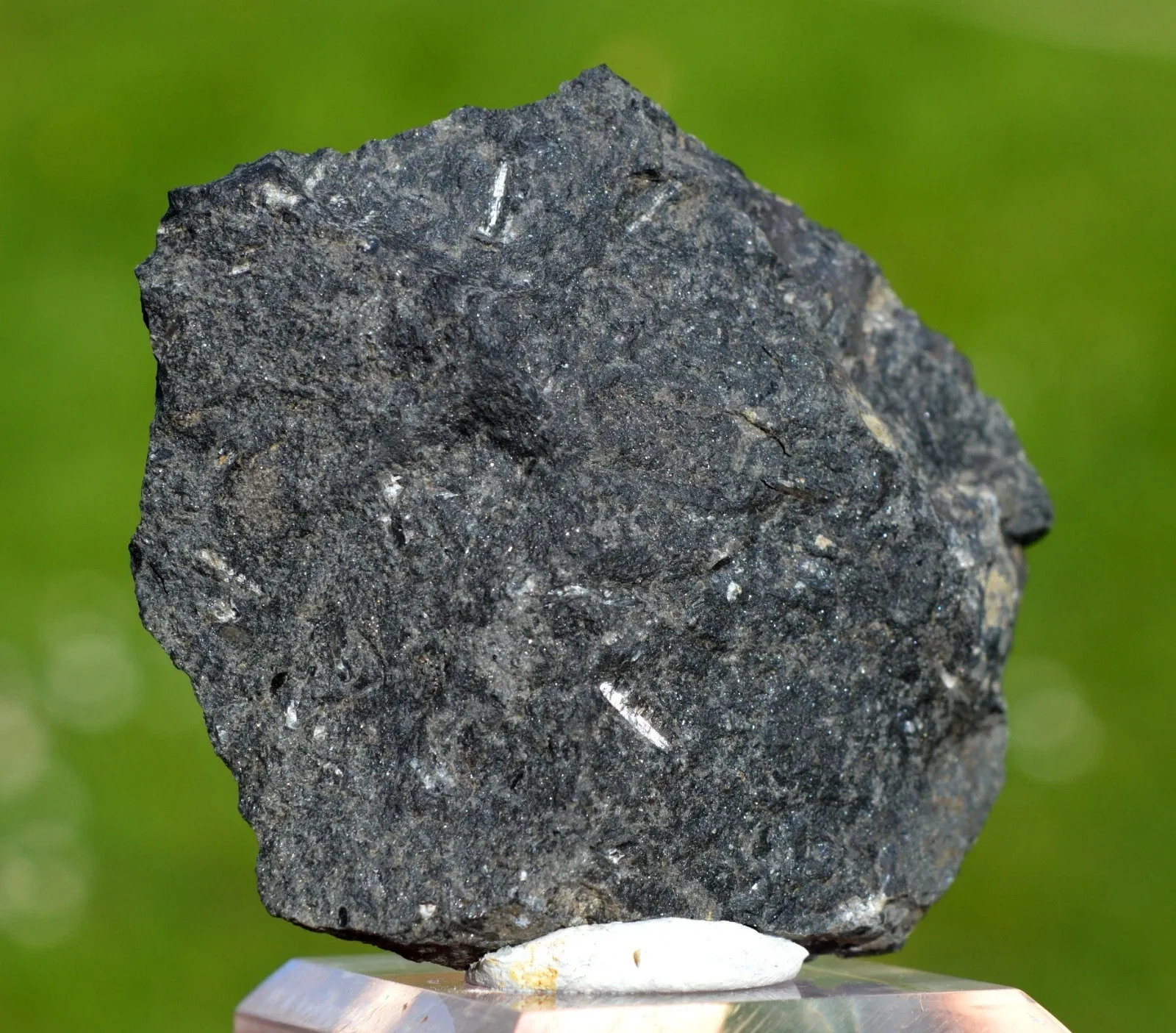 Aenigmatite 79 grams - Nairobi Volcanic area, Nairobi County, Kenya - image 2