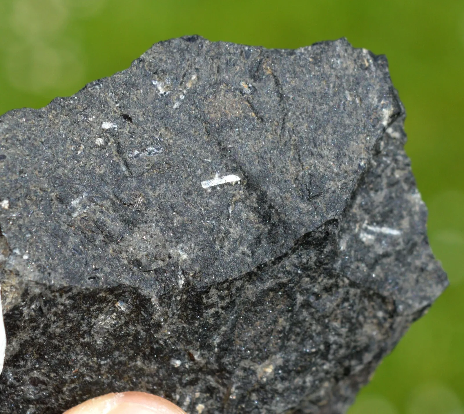 Aenigmatite 79 grams - Nairobi Volcanic area, Nairobi County, Kenya - image 6