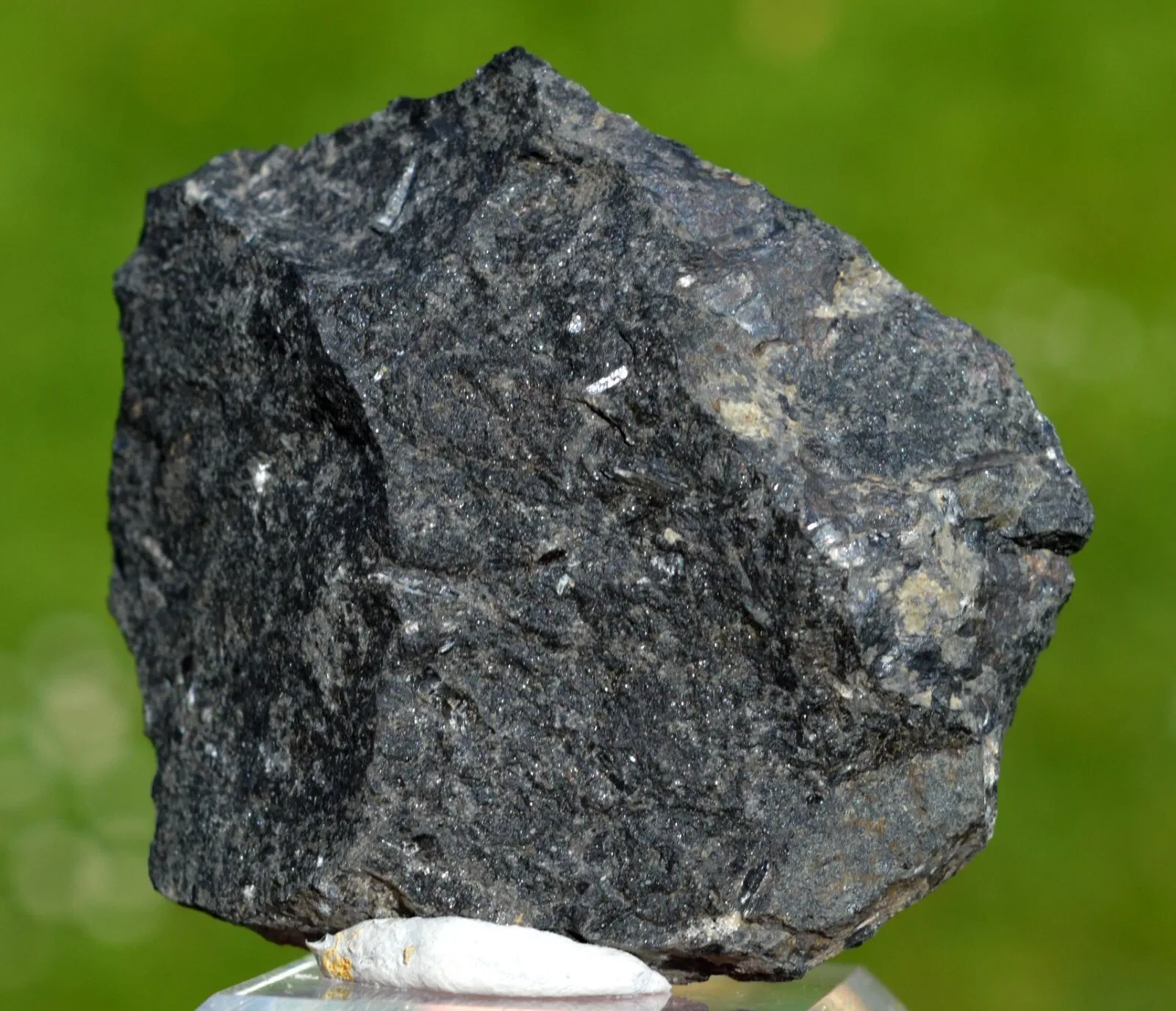 Aenigmatite 79 grams - Nairobi Volcanic area, Nairobi County, Kenya - image 3