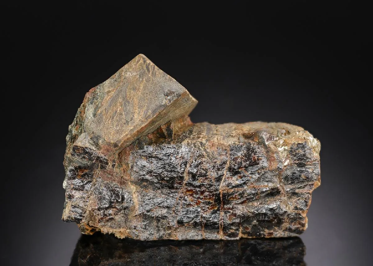 Aeschynite-(Y) - image 1