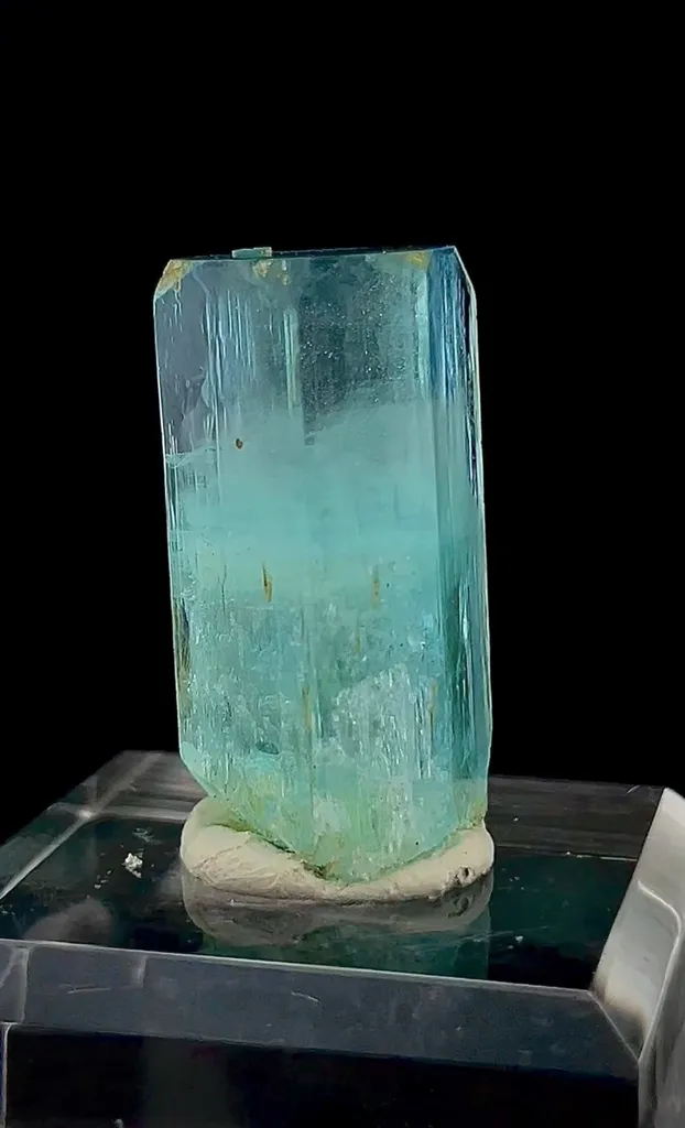 Aesthetic Blue Aquamarine With unique Pattern on Crystal - image 6
