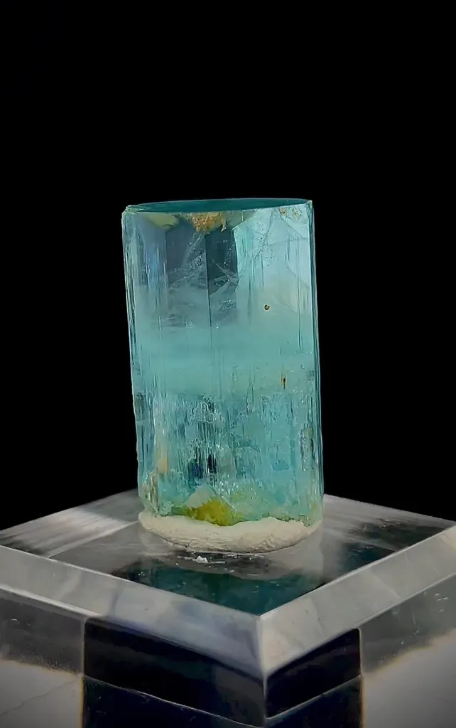 Aesthetic Blue Aquamarine With unique Pattern on Crystal - image 5