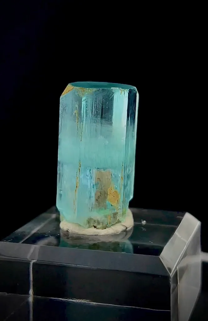 Aesthetic Blue Aquamarine With unique Pattern on Crystal - image 3