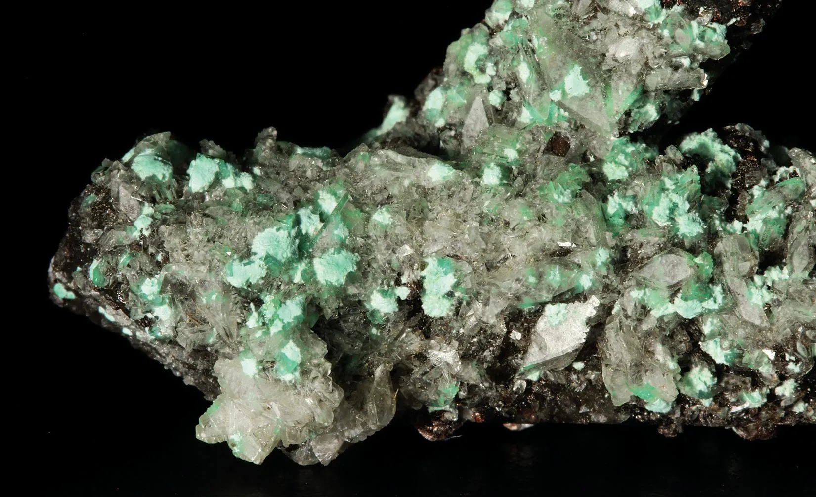 agardite-(Y), Quartz, Dolomite, Hematite - image 1