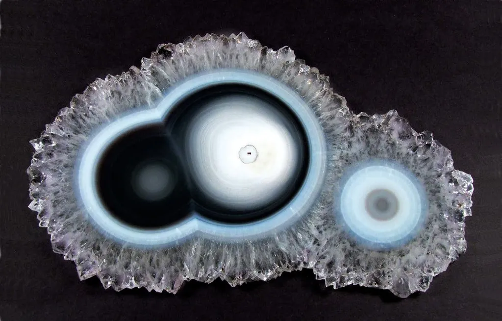 Agate, Amethyst image