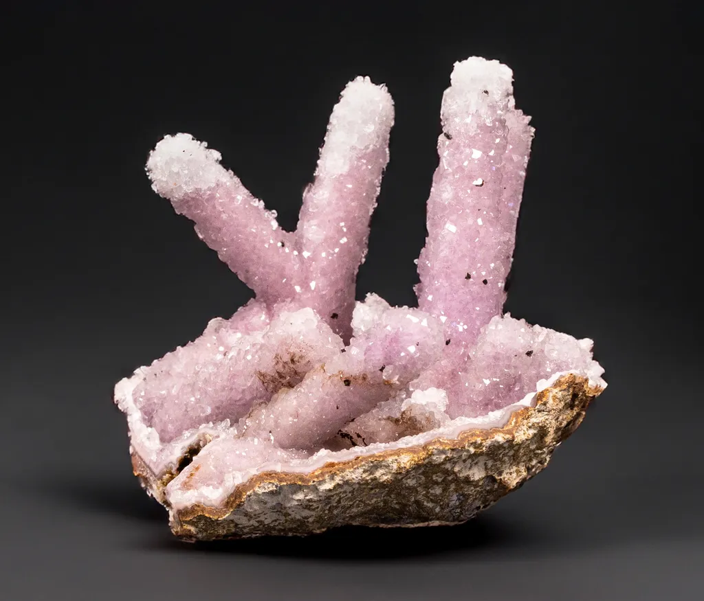 Agate, Aragonite, Quartz from Mexico image