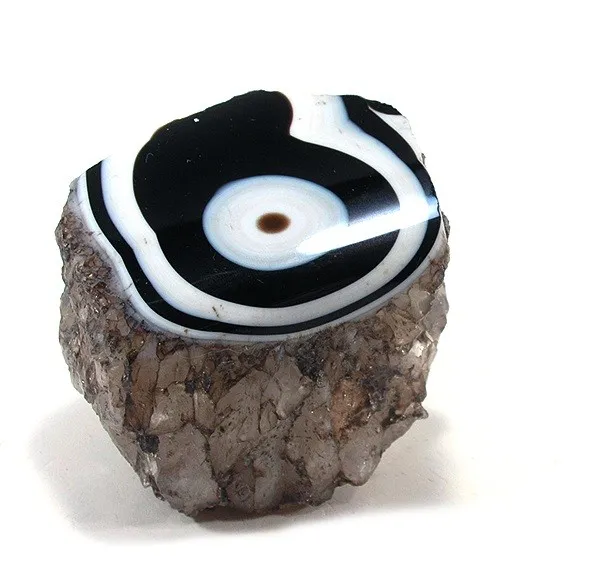 Agate (Var: Onyx), Quartz image