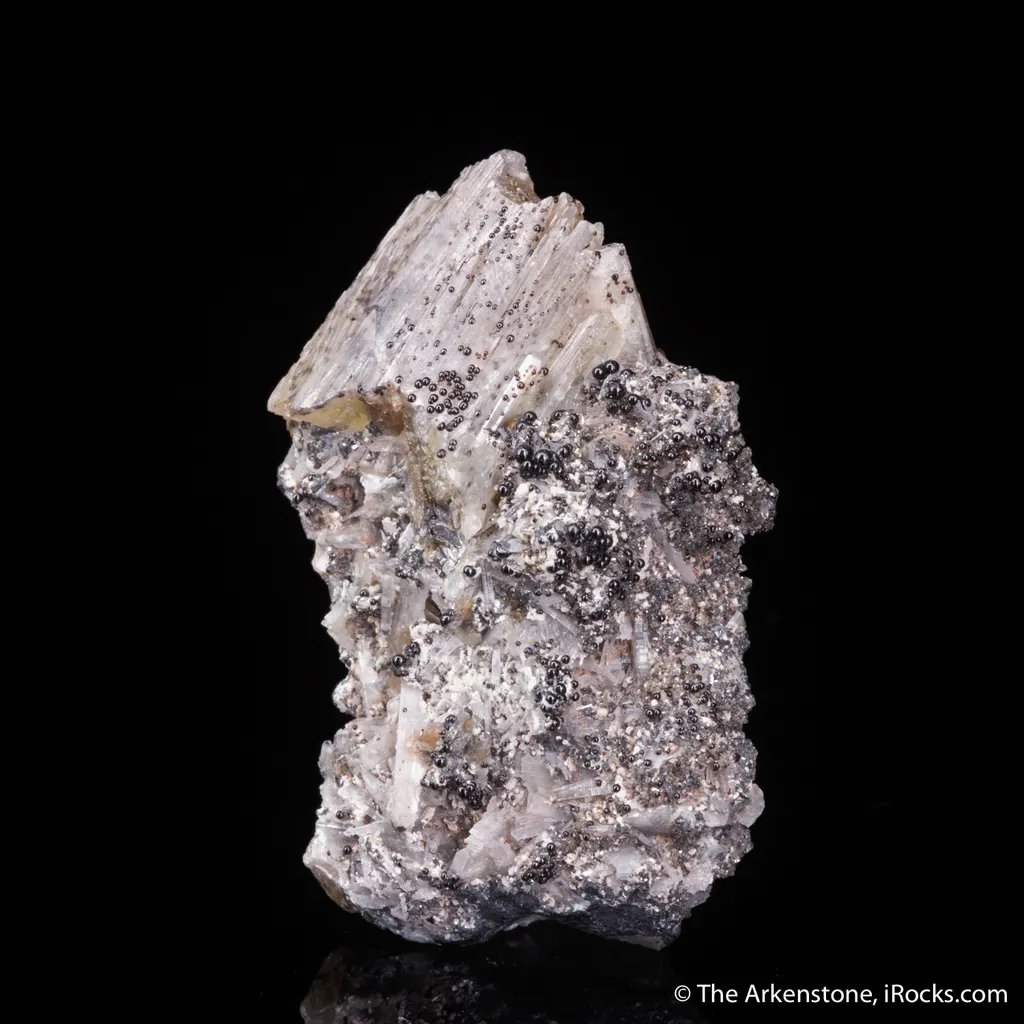 Alamosite with Kegelite (type locality) and Melanotekite - image 4