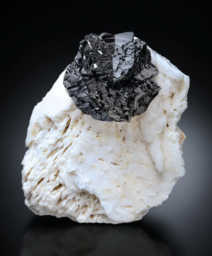Albite, Cassiterite image
