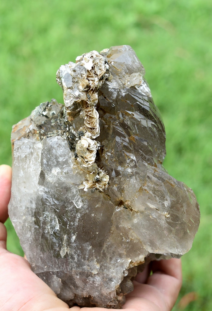 Albite from Alchuri, Shigar Valley, Shigar District, Gilgit-Baltistan, Pakistan - image 5
