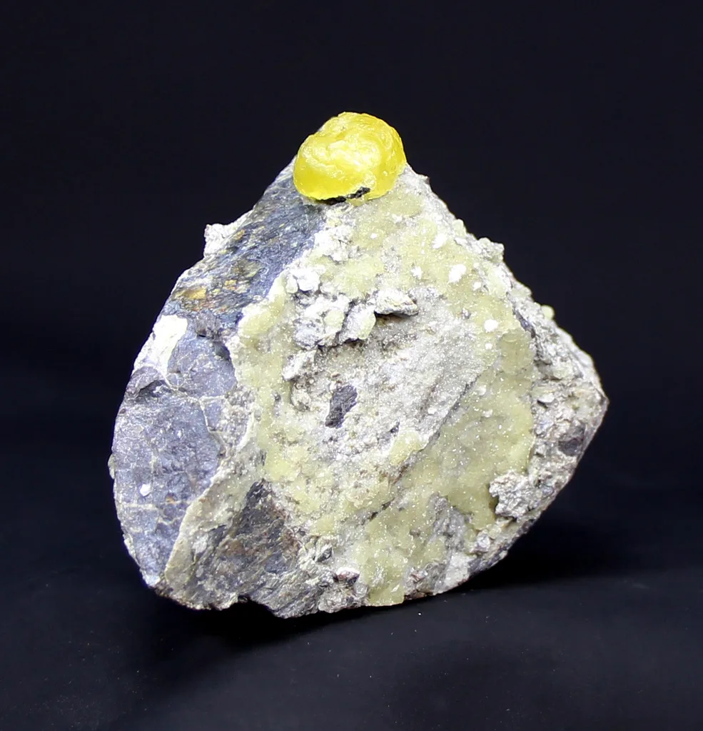 Albite from Balochistan, Pakistan image