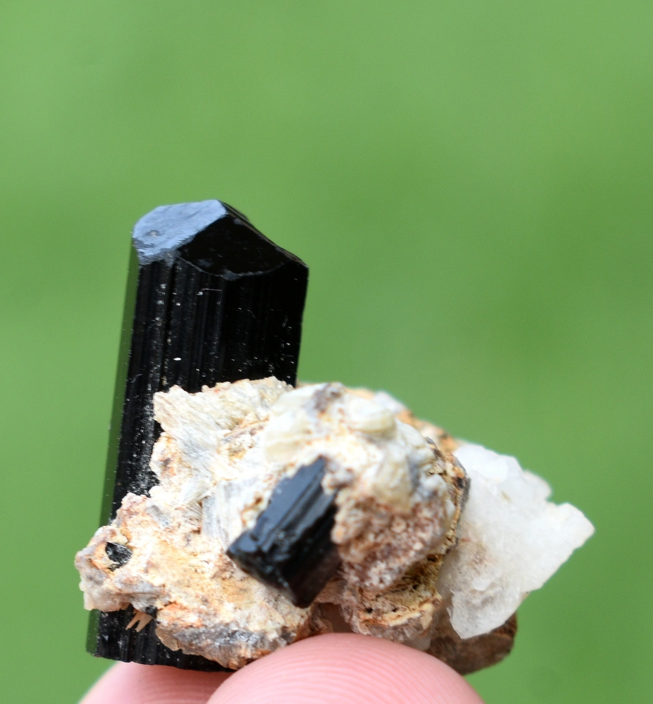 Albite from Pakistan - image 5