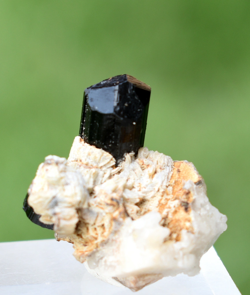 Albite from Pakistan - image 8