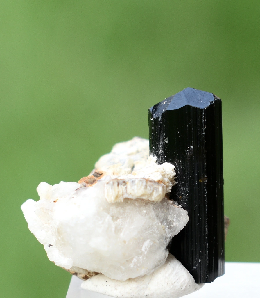 Albite from Pakistan - image 9