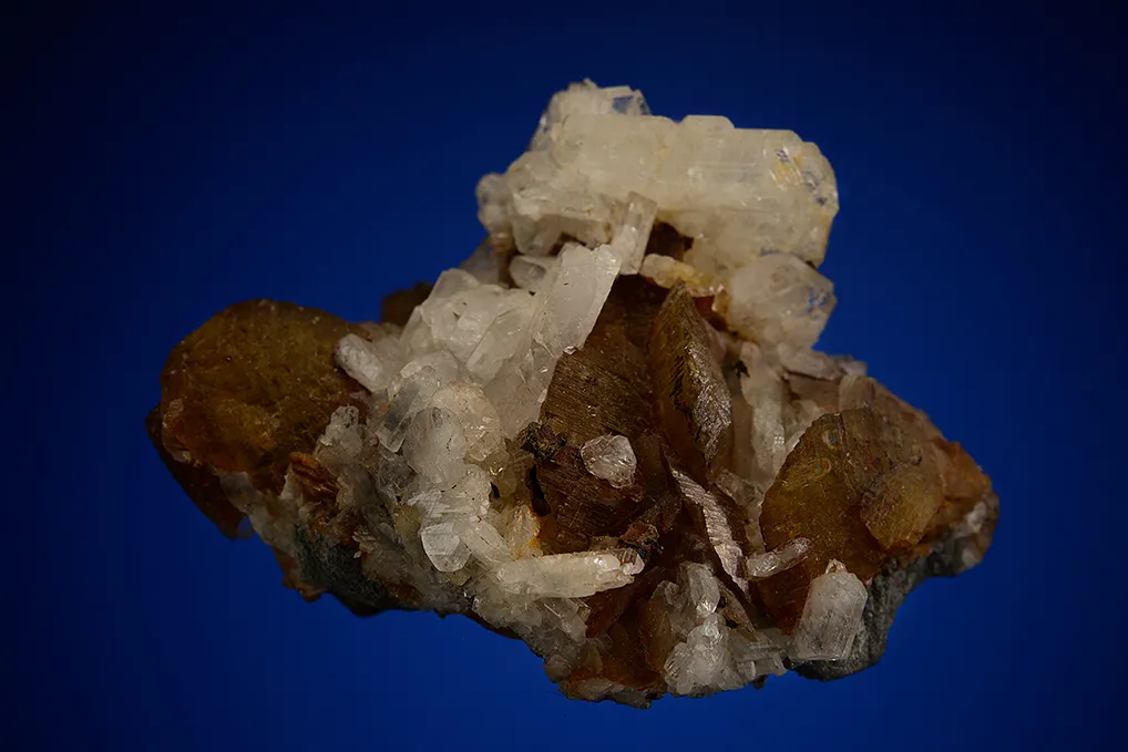 Albite on Siderite - image 4