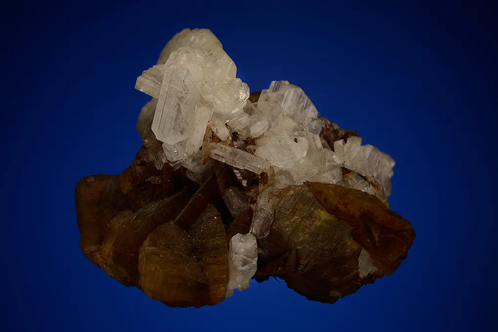Albite on Siderite - image 3