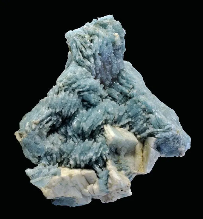 Albite (var. blue Cleavelandite), Microcline image