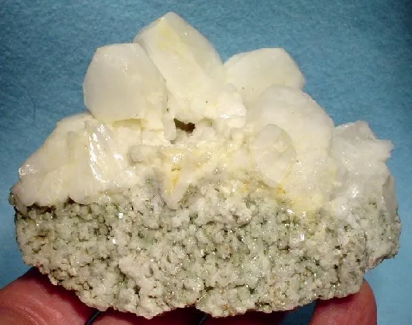 Albite (Var: Pericline) image