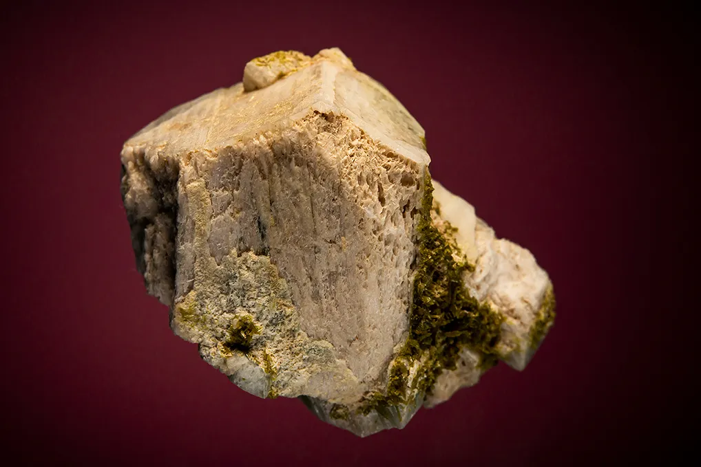 Albite with Epidote image