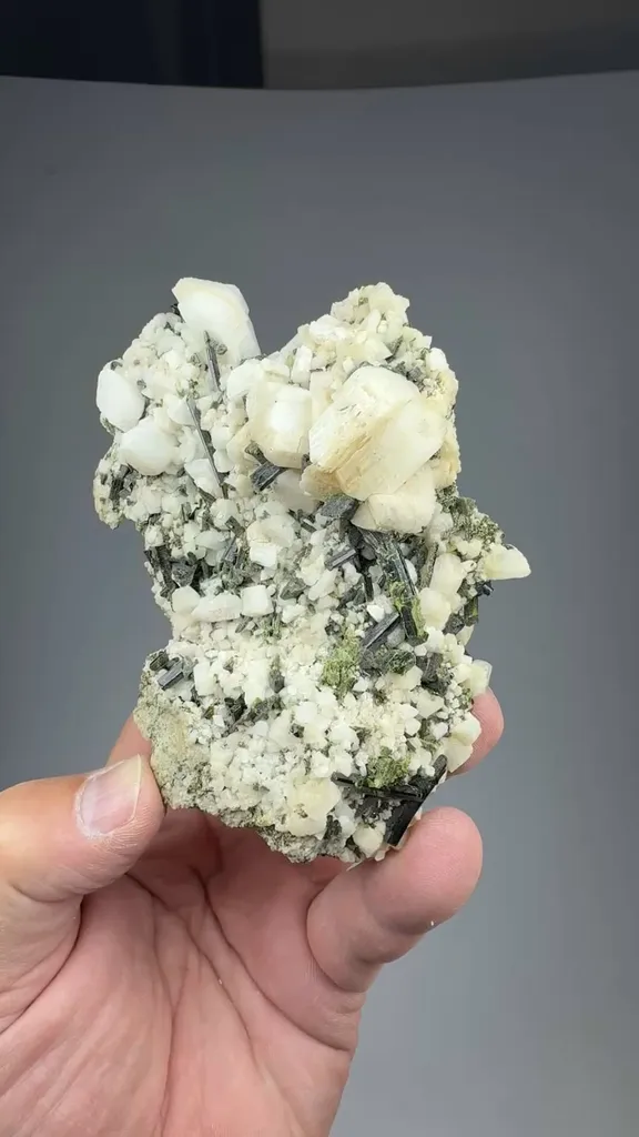 Albite with Epidote - image 2