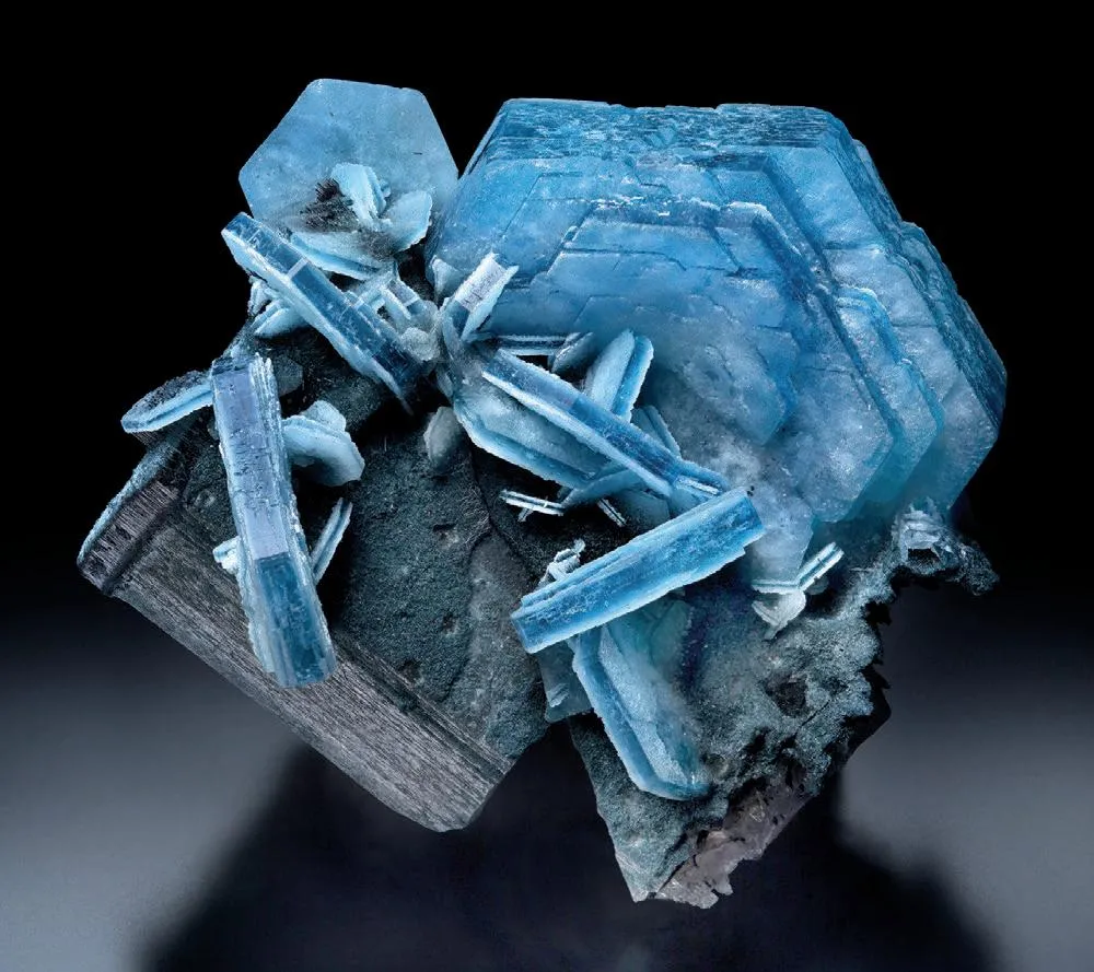 Alkali Beryl (Iron-rich), Elbaite, Schorl image
