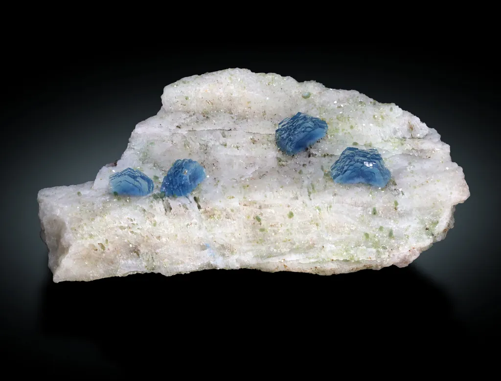 Alkali & Caesium-rich Blue Beryl on Albite image