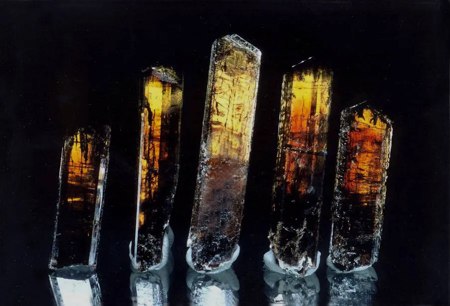 Allanite (Ce) et ou Dissakisite (Ce), Trimouns, Luzenac, Ariège, France image