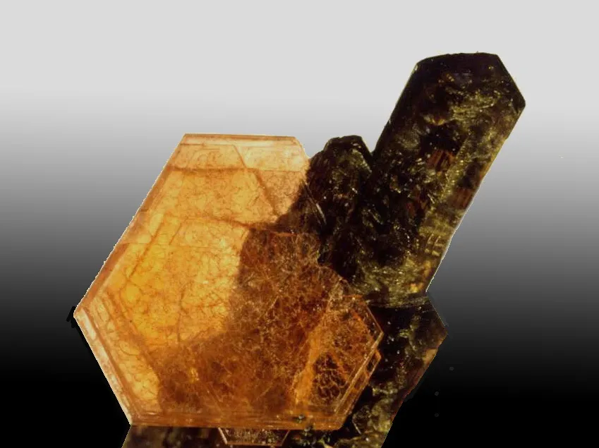 Allanite (Ce) / Hydroxylbastnäsite (Ce), Trimouns, Luzenac, Ariège, France image