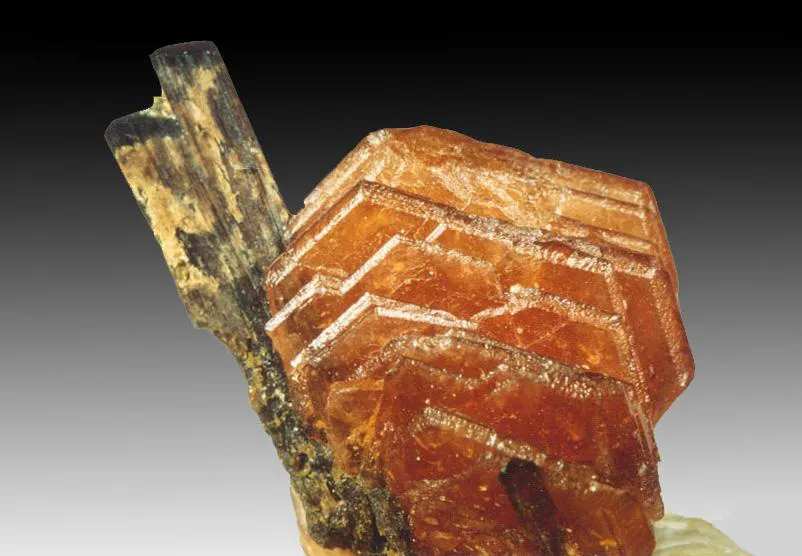 Allanite (Ce) / Hydroxylbastnäsite (Ce), Trimouns, Luzenac, Ariège, France image