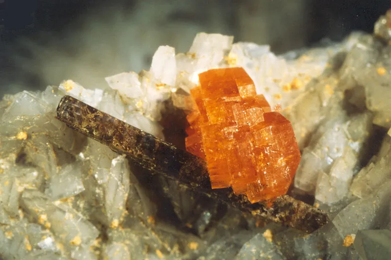 Allanite (Ce) / Hydroxylbastnäsite (Ce), Trimouns, Luzenac, Ariège, France image