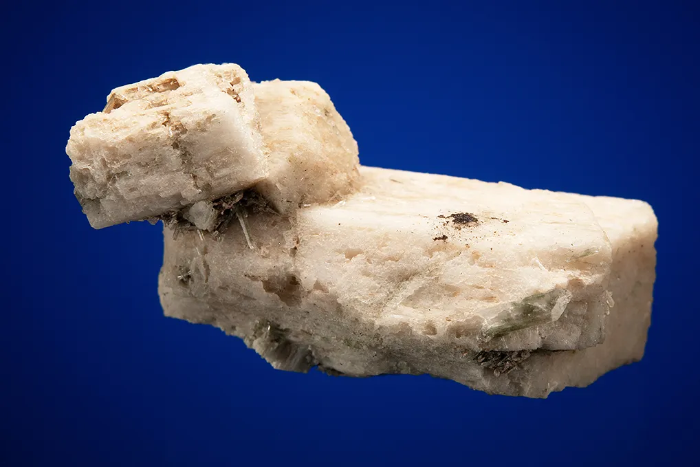 Allanite-(Ce) on Microcline (Carlsbad twin) - image 4