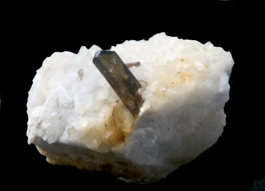 Allanite (Ce) ou dissakisite (Ce), Trimouns, Luzenac, Ariège, France image