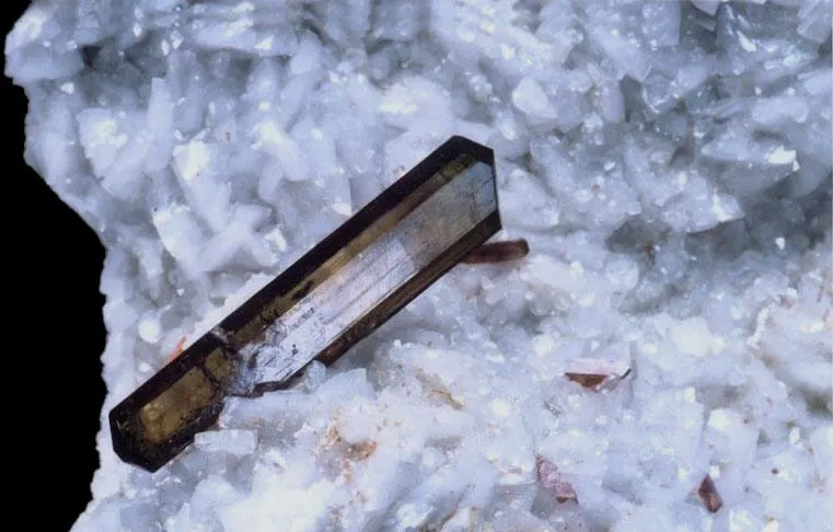 Allanite (Ce)  ou dissakisite (Ce), Trimouns, Luzenac, Ariège, France image