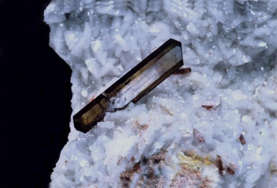 Allanite (Ce) ou Dissakisite (Ce), Trimouns, Luzenac, Ariège, France image