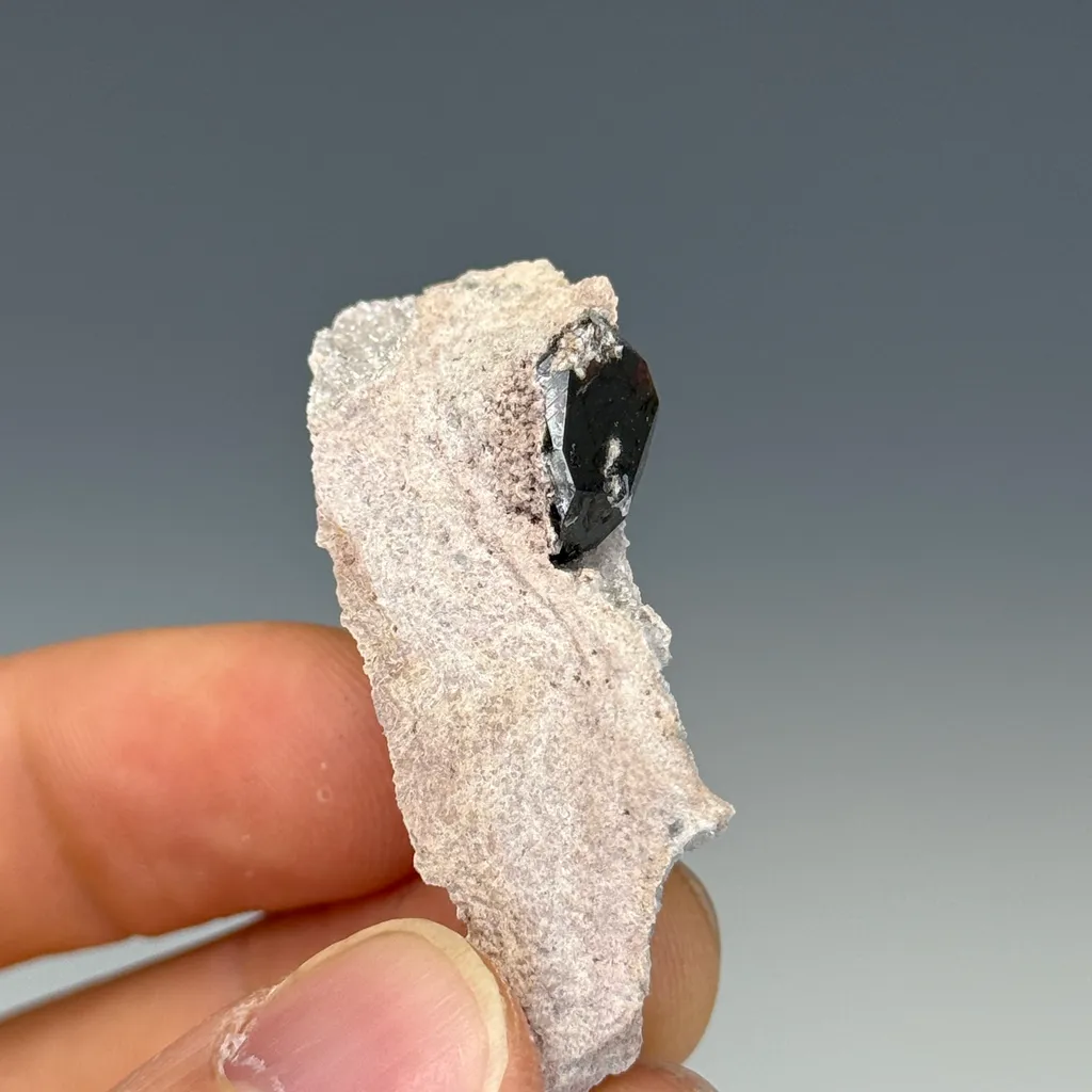 Almandine - image 2