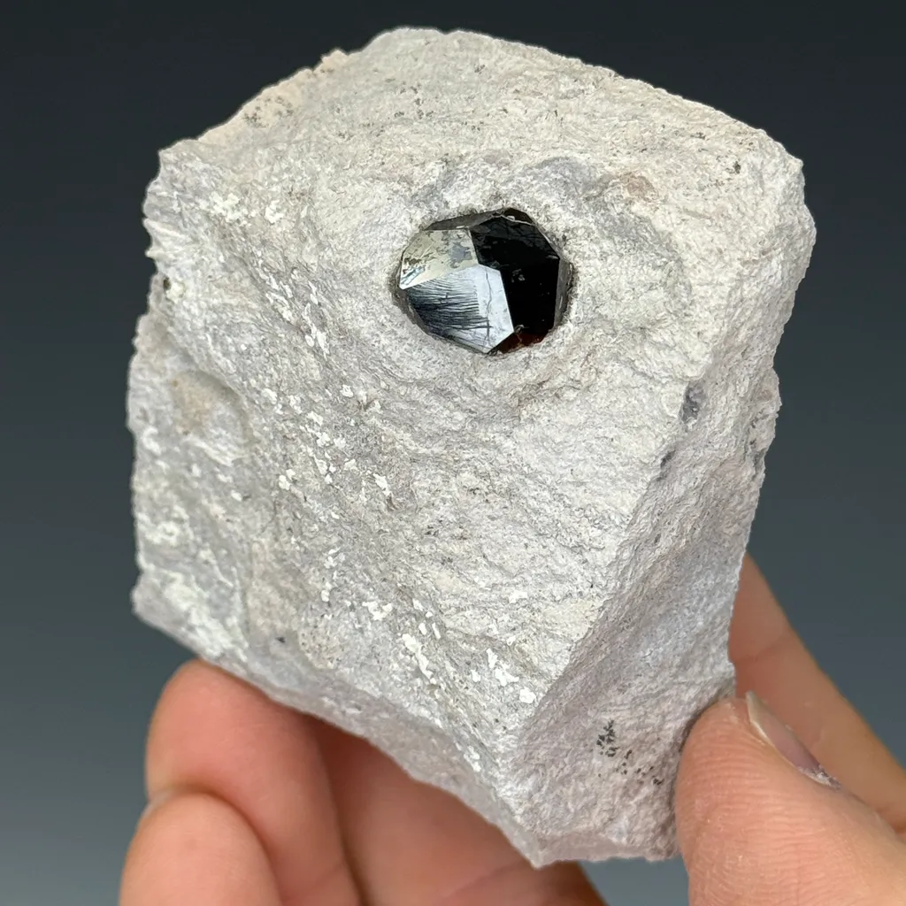 Almandine image