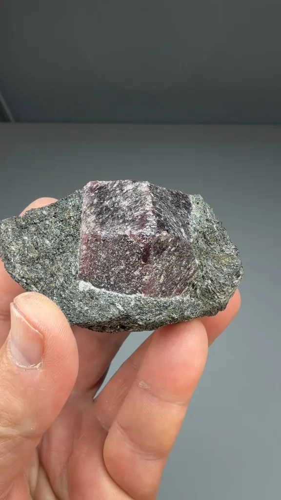 Almandine - image 2