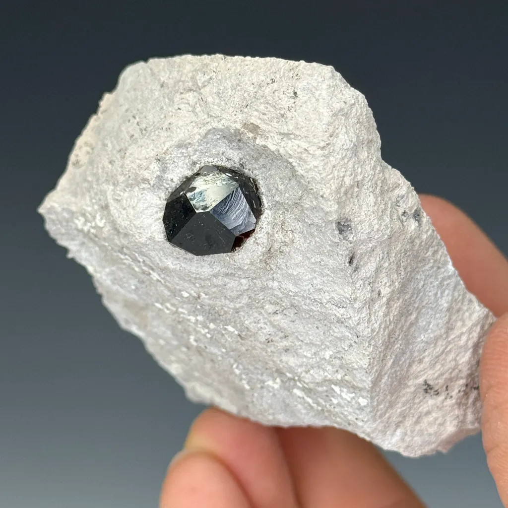 Almandine - image 2