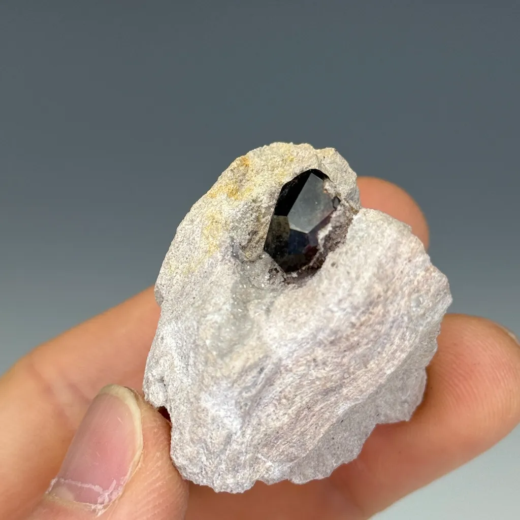 Almandine - image 3