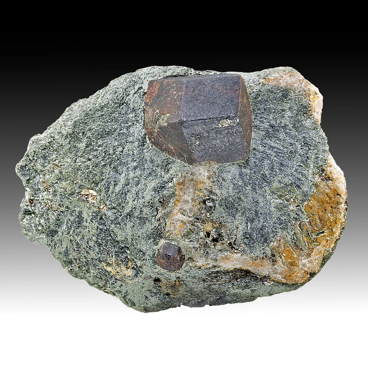 Almandine - image 1