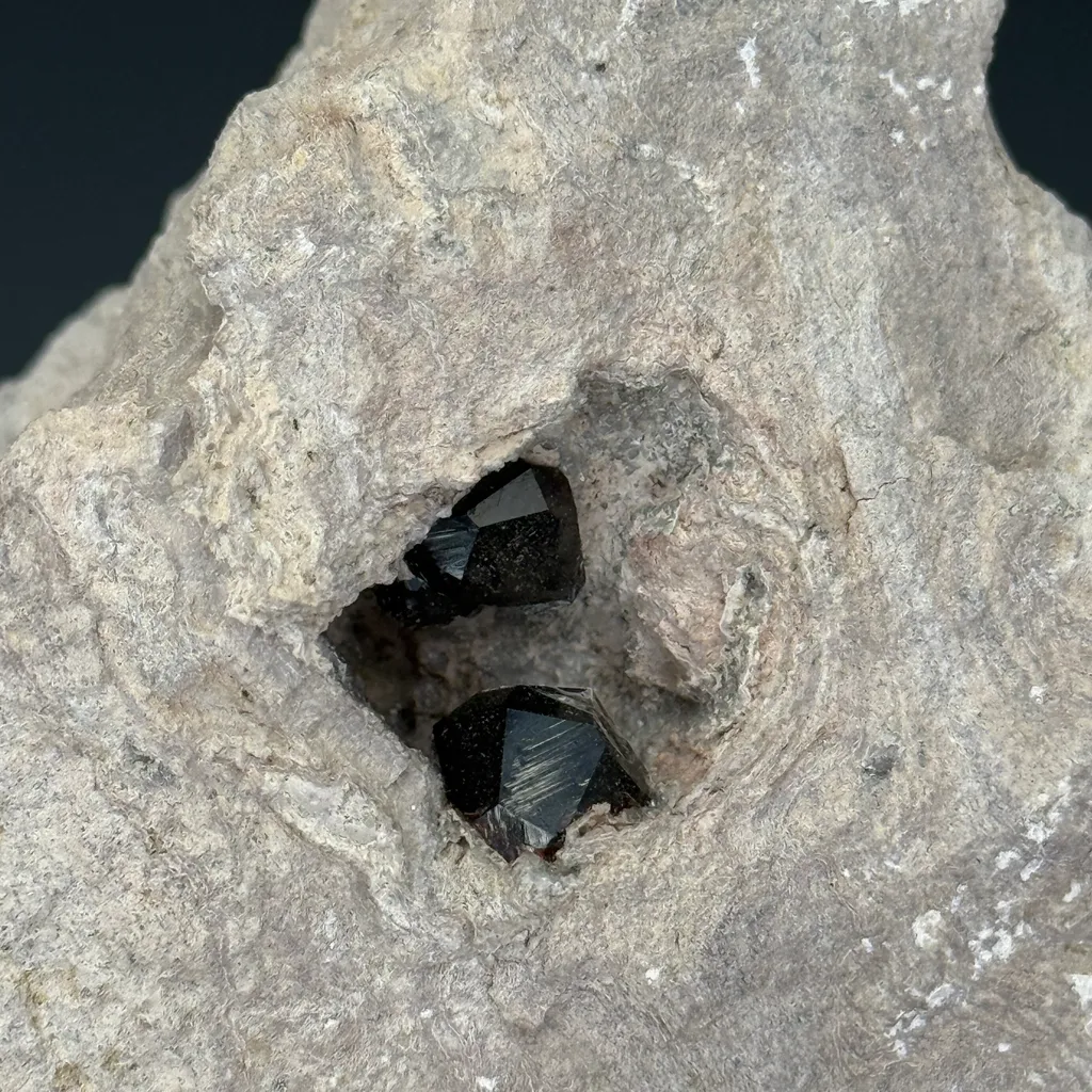 Almandine - image 2