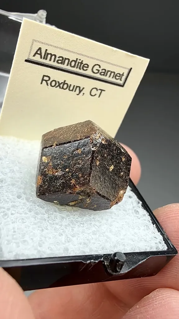 Almandine - image 2