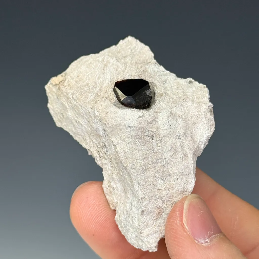 Almandine - image 2