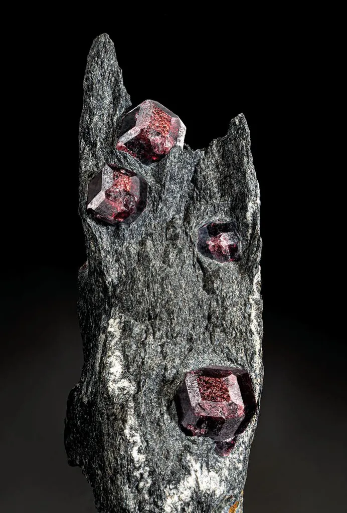 Almandine image