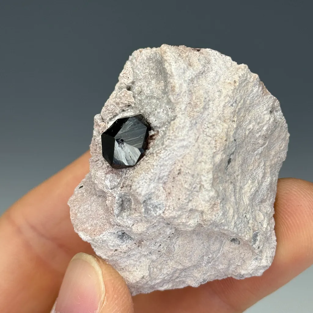 Almandine - image 3
