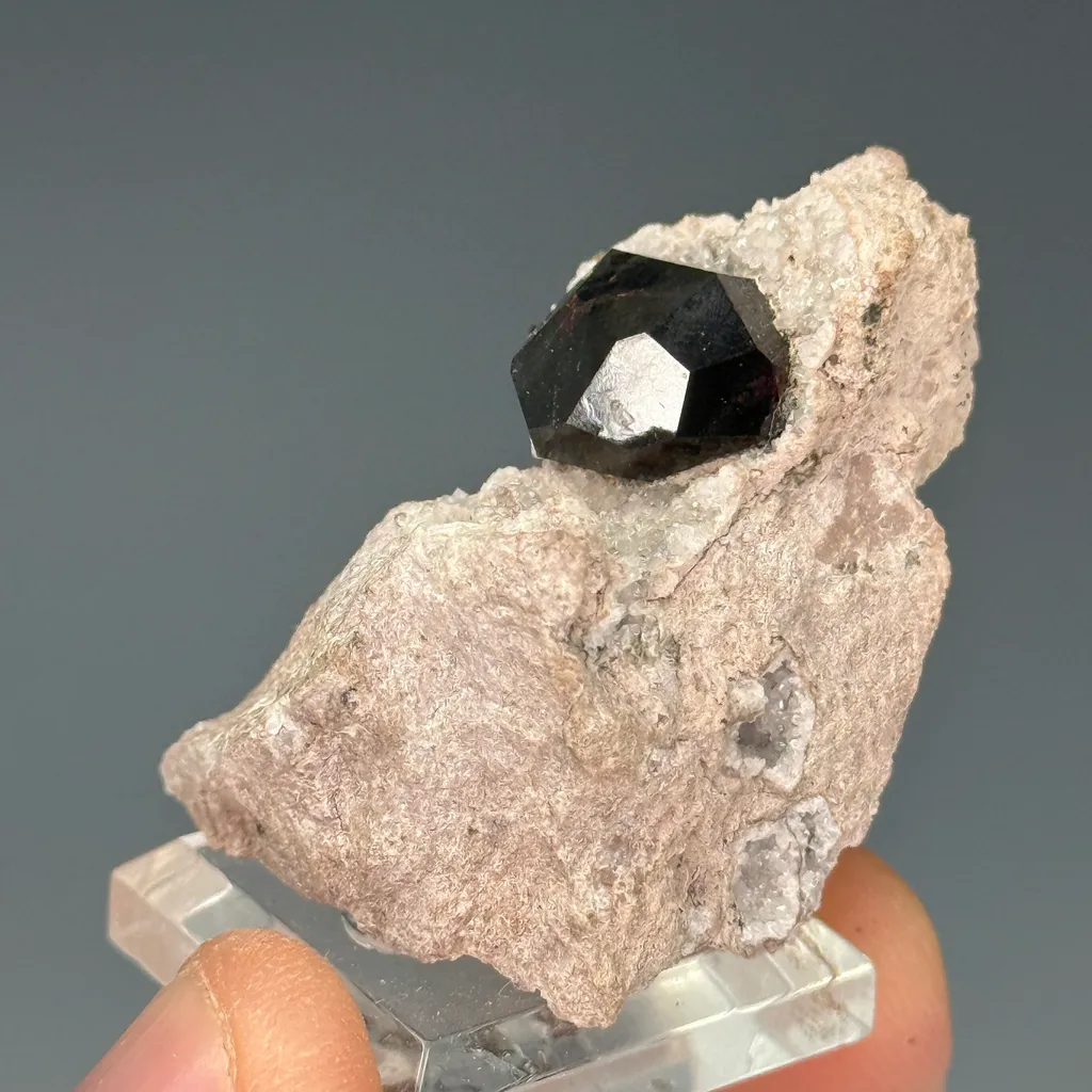 Almandine - image 3