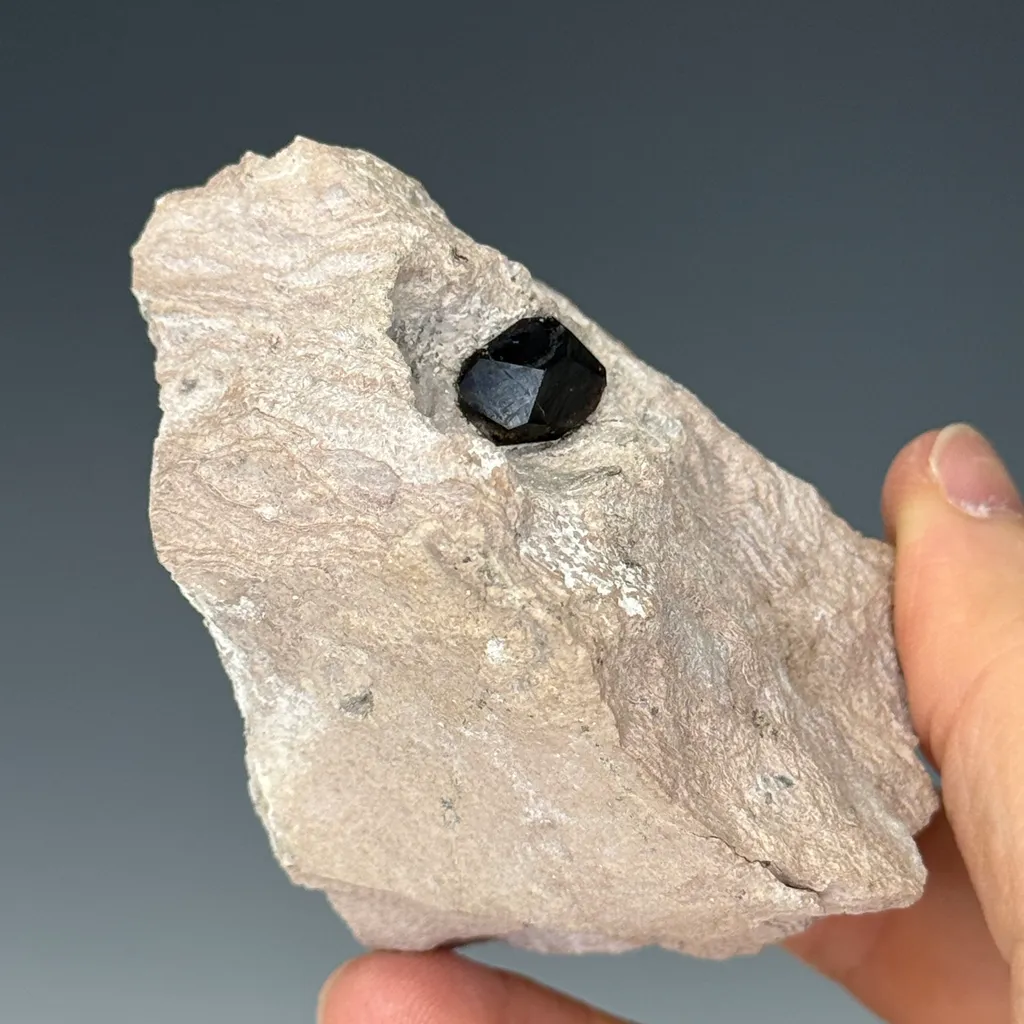 Almandine - image 3
