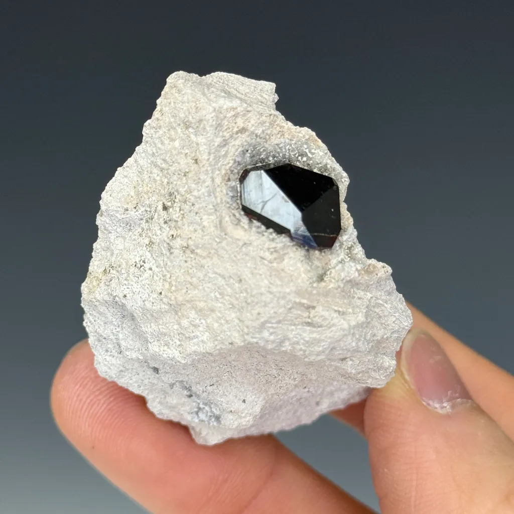 Almandine - image 2